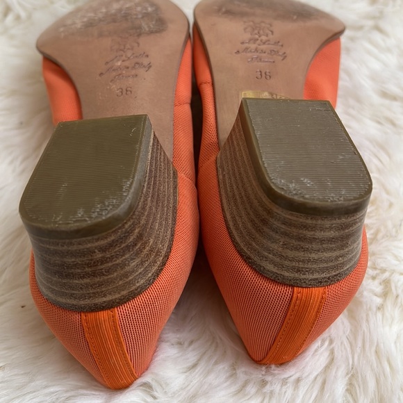 Enzo Roma orange mesh stacked wood block heel chain detail size 6 narrow - Picture 4 of 5